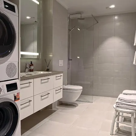 Salka Luxury 2br, 2 Bathrooms *