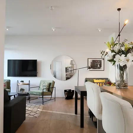 Salka Luxury 2br, 2 Bathrooms Íbúð *