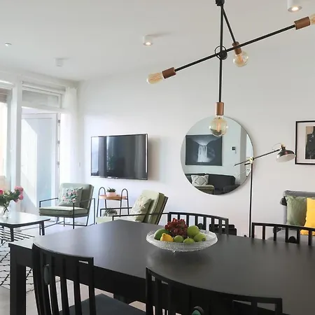 Salka Luxury 2br, 2 Bathrooms Íbúð